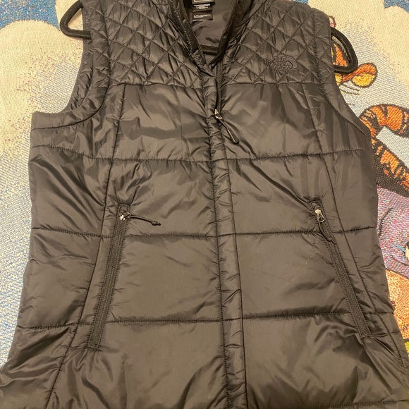 Women's Black Quilted Vest - Picture 4 of 4